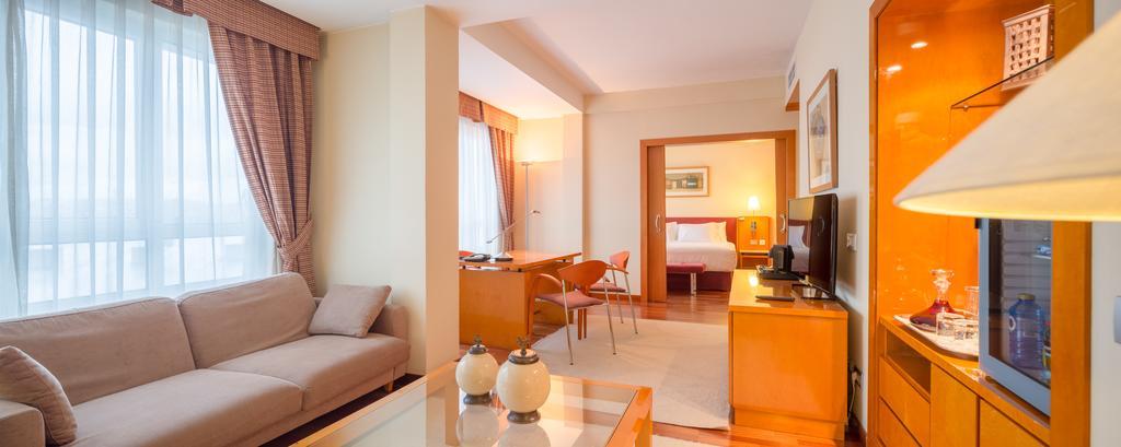 Eurostars Atlantico Hotel โอโกรูญา ภายนอก รูปภาพ